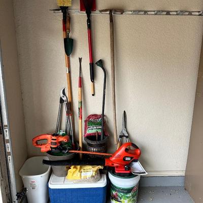Garage Lot tools w/ Black & Decker blower & pruner