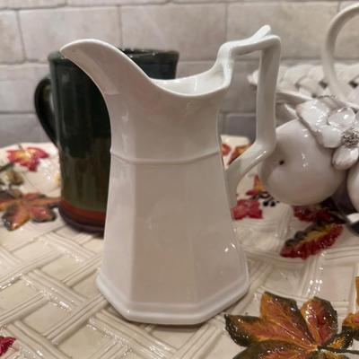 LOT 261K: Ceramic Serving Pieces - Some made in Italy