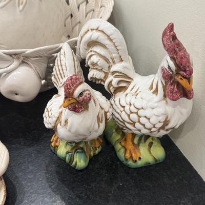 LOT 261K: Ceramic Serving Pieces - Some made in Italy