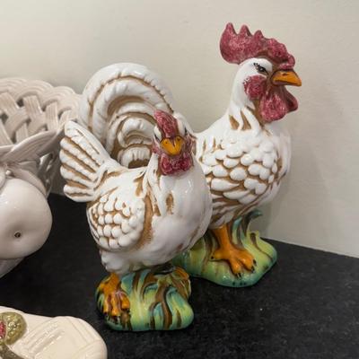 LOT 261K: Ceramic Serving Pieces - Some made in Italy