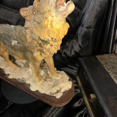Vintage De Elina Howling Wolf Figurine by Turtle King Corp | Hand-Painted Resin Statue