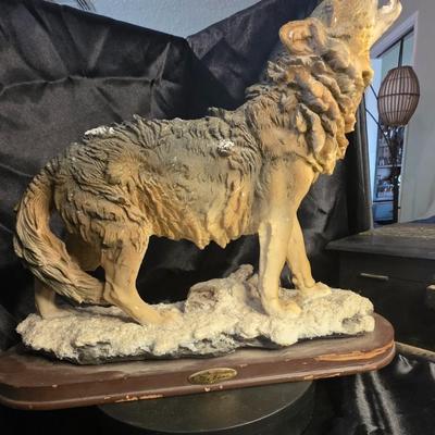 Vintage De Elina Howling Wolf Figurine by Turtle King Corp | Hand-Painted Resin Statue