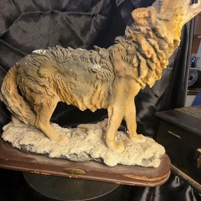 Vintage De Elina Howling Wolf Figurine by Turtle King Corp | Hand-Painted Resin Statue