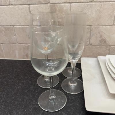 Lot 268K: Collection of Plates & Glassware