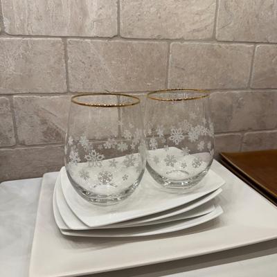 Lot 268K: Collection of Plates & Glassware