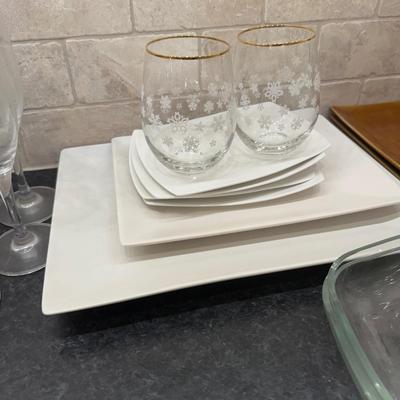 Lot 268K: Collection of Plates & Glassware