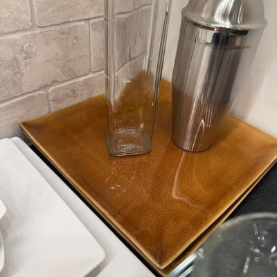 Lot 268K: Collection of Plates & Glassware