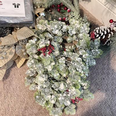 LOT 276B: Collection of Holiday Wreaths