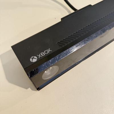 LOT 277B: XBOX One w/ Kinnect, 2 Controllers & COD