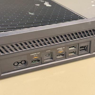 LOT 277B: XBOX One w/ Kinnect, 2 Controllers & COD