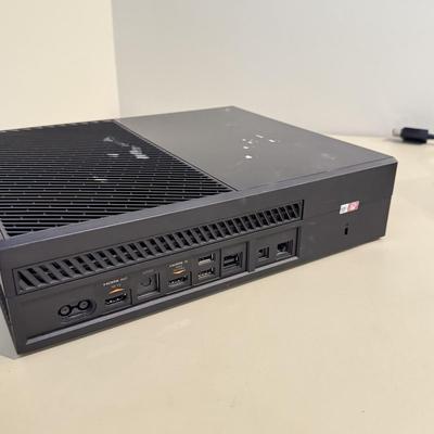 LOT 277B: XBOX One w/ Kinnect, 2 Controllers & COD