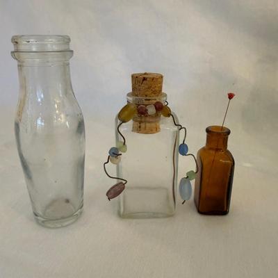 Vintage Foremost Dairy Bottle plus Jack in the Box Liberty Mugs (K-SS)