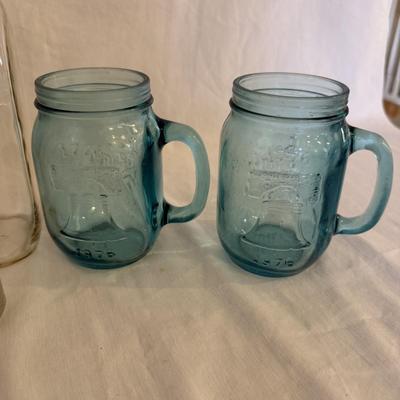 Vintage Foremost Dairy Bottle plus Jack in the Box Liberty Mugs (K-SS)