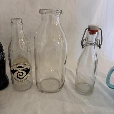 Vintage Foremost Dairy Bottle plus Jack in the Box Liberty Mugs (K-SS)