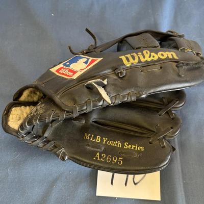 Wilson MLB Youth Series Glove