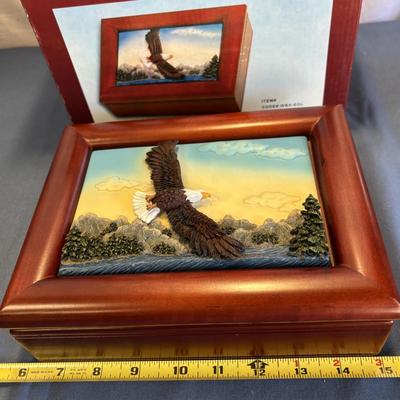 3-D Wildlife Wooden Box