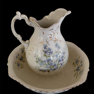 Lot 15: Pitcher and Wash Basin Bowls