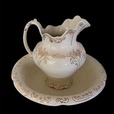 Lot 15: Pitcher and Wash Basin Bowls