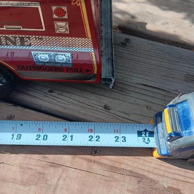 NYLINT "WATER CANNON" 23" FIRE TRUCK WITH WORKING LADDER