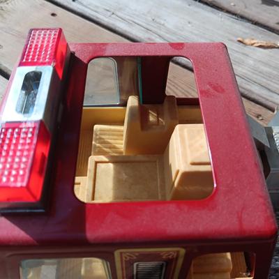 NYLINT "WATER CANNON" 23" FIRE TRUCK WITH WORKING LADDER