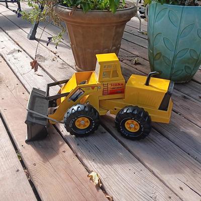 TONKA MIGHTY TURBO-DIESEL FRONT END LOADER W/ARTICULATED FRONT BUCKET