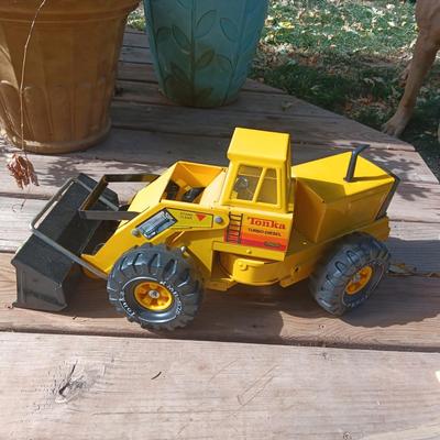 TONKA MIGHTY TURBO-DIESEL FRONT END LOADER W/ARTICULATED FRONT BUCKET