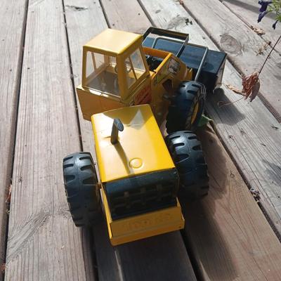 TONKA MIGHTY TURBO-DIESEL FRONT END LOADER W/ARTICULATED FRONT BUCKET