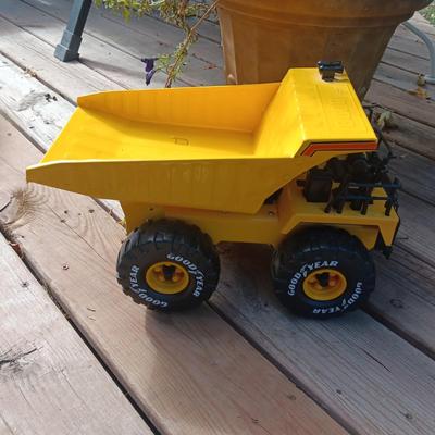 BUDDY L BIG BRUISER DUMP TRUCK WITH SOUND