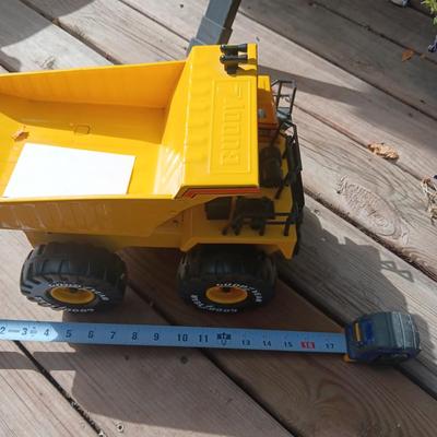 BUDDY L BIG BRUISER DUMP TRUCK WITH SOUND