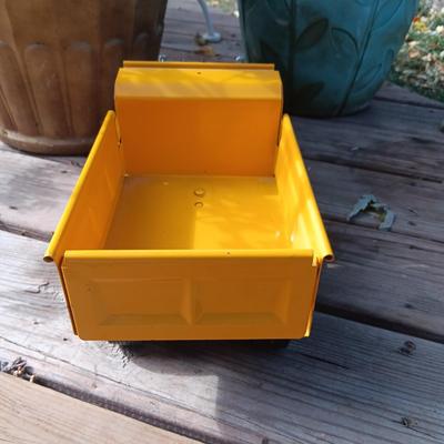 INTERNATIONAL HYDRAULIC DUMP MASTER TOY TRUCK