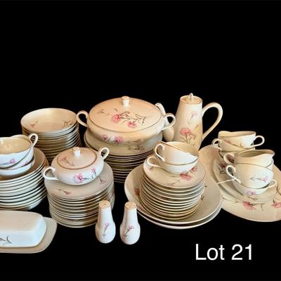 Lot 21: Royal Court China Set