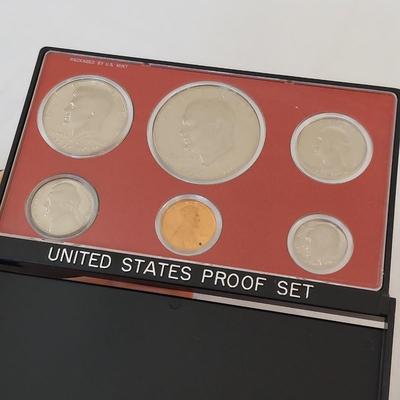 Bicentennial First Day Issue Stamps & US Mint Proof Sets (K-BBL)