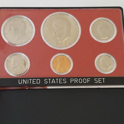 Bicentennial First Day Issue Stamps & US Mint Proof Sets (K-BBL)