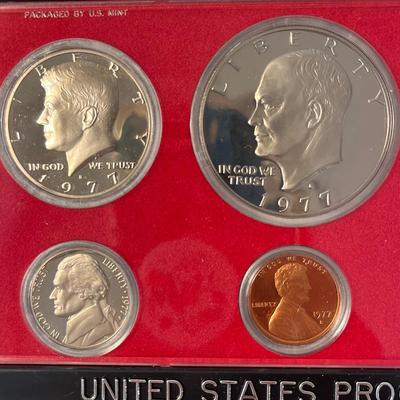 Bicentennial First Day Issue Stamps & US Mint Proof Sets (K-BBL)