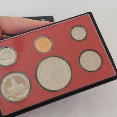 Bicentennial First Day Issue Stamps & US Mint Proof Sets (K-BBL)