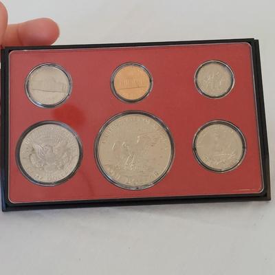 Bicentennial First Day Issue Stamps & US Mint Proof Sets (K-BBL)