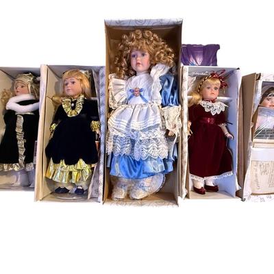 Lot 31: Doll Collection