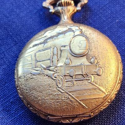 Sale Photo Thumbnail #438: Rollie, 17 jewels,Incabloc
Swiss Made, this watch is not working.