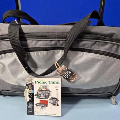 Sale Photo Thumbnail #469: All in one cooler, gas BBQ grill, and tools
New- perfect Christmas gift.
the bag is 20 x 12 x 12 inches