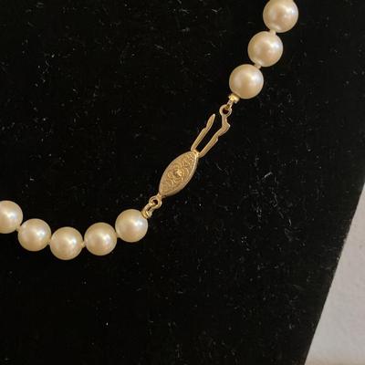 Vintage 28" Knotted White Freshwater Pearl Necklace with Gold Clasp - 7-8mm Pearls