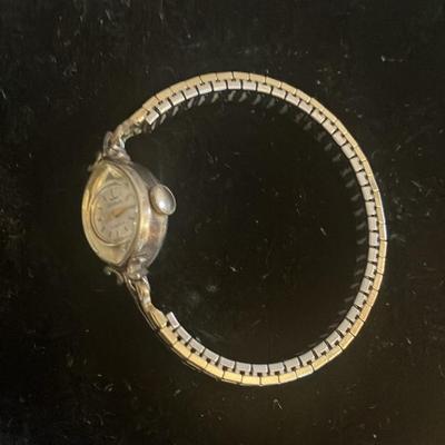 Vintage 1950s Waltham 17 Jewel Ladies Gold-Filled Wristwatch - Working Manual Wind Oval Dial