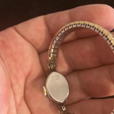 Vintage 1950s Waltham 17 Jewel Ladies Gold-Filled Wristwatch - Working Manual Wind Oval Dial