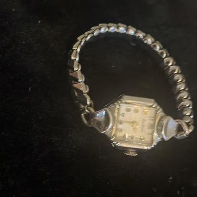 Vintage “Pearlhard” Brand Ladies Manual Wind Rectangular Wristwatch - Silver Bracelet