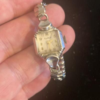 Vintage “Pearlhard” Brand Ladies Manual Wind Rectangular Wristwatch - Silver Bracelet