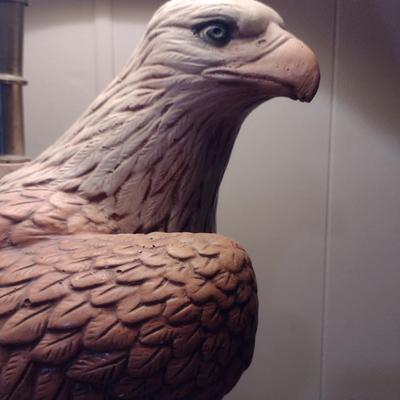 Vintage 1976 Abee Syndicate Eagle Design Table Top Lamp with Shade