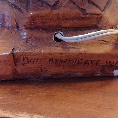 Vintage 1976 Abee Syndicate Eagle Design Table Top Lamp with Shade