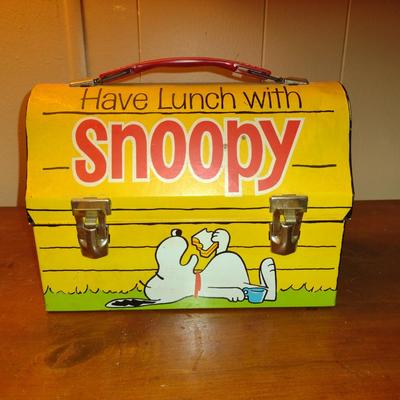 Vintage Snoopy Metal Lunch Box