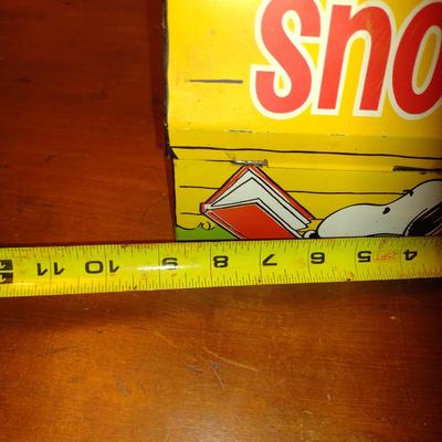 Vintage Snoopy Metal Lunch Box