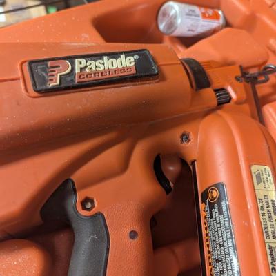 Cordless Paslode Nailer