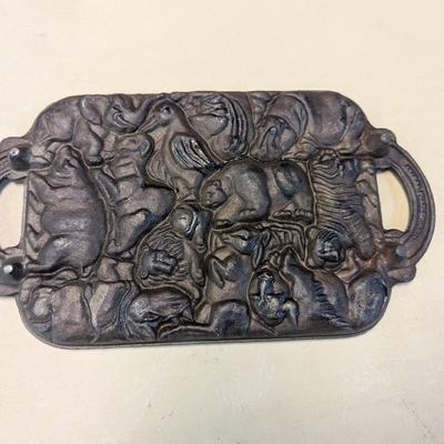 Vintage Cast Iron Animal Puzzle Mold Classic Gourmet John Wright USA